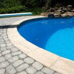 Aménagement paysager autour de la piscine