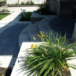 Installation de marches en pavé-uni