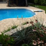 Contour piscine en pavé-uni