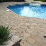 Contour piscine en pavé-uni